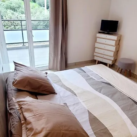 T2 Centre Ile Rousse LʼÎle-Rousse