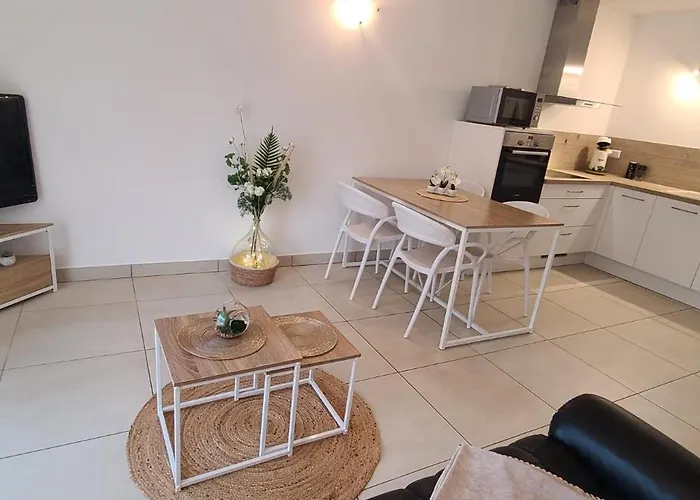 T2 Centre île Rousse Appartement *